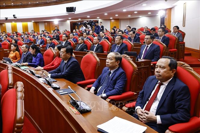 Các đại biểu dự phiên Bế mạc Hội nghị lần thứ hai Ban Chấp hành Trung ương Đảng khoá XIV. Ảnh: Doãn Tấn - TTXVN