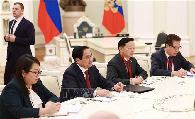 Thủ tướng Phạm Minh Chính hội kiến Tổng thống Nga Vladimir Putin. Ảnh: Dương Giang - TTXVN

