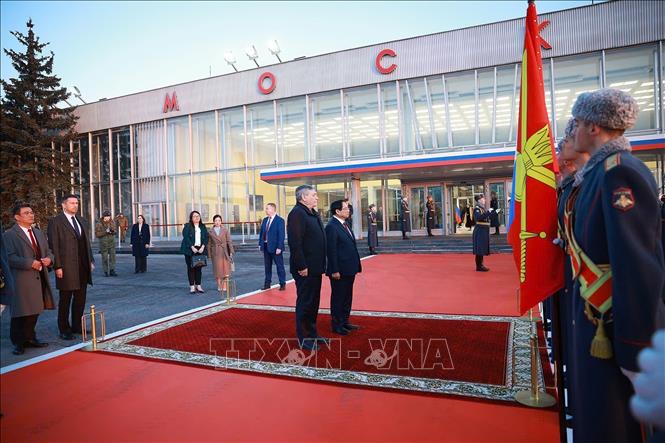 Lễ tiễn Thủ tướng Phạm Minh Chính tại sân bay Vnukovo 2, thủ đô Moskva. Ảnh: Dương Giang - TTXVN