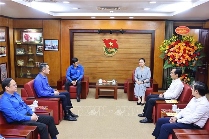 Phó Chủ tịch - Tổng Thư ký Hà Thị Nga thăm chúc mừng Trung ương Đoàn TNCS Hồ Chí Minh. Ảnh: Minh Đức – TTXVN
