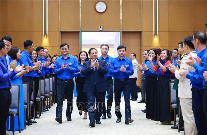 Thủ tướng Phạm Minh Chính đến dự buổi gặp mặt Gương mặt trẻ Việt Nam tiêu biểu được vinh danh. Ảnh: Dương Giang-TTXVN 
