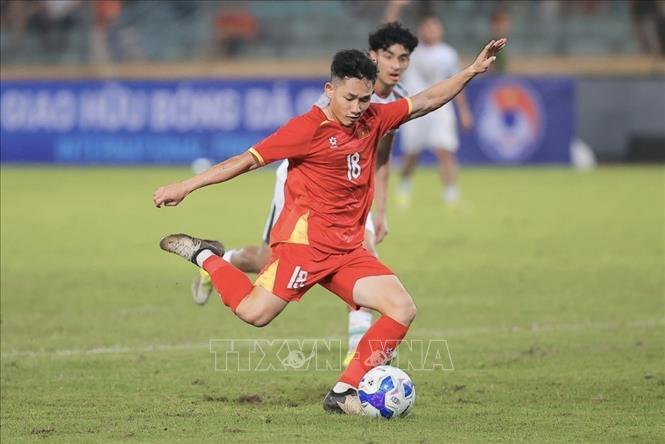 Pha dứt điểm của Hai Long. Ảnh: Minh Quyết - TTXVN