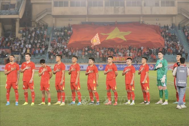 Lễ chào cờ của đội tuyển Việt Nam. Ảnh: Minh Quyết - TTXVN