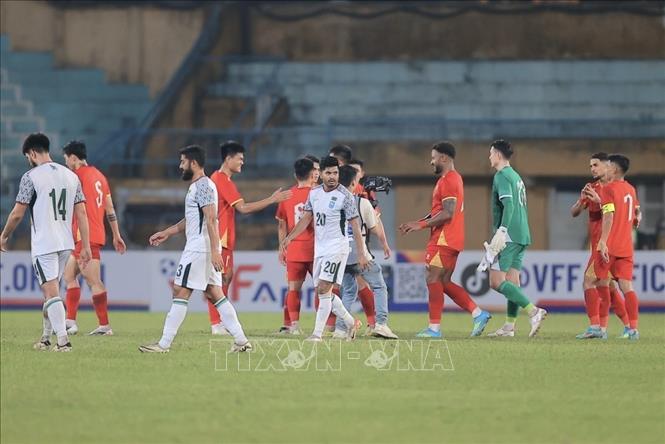Kết thúc trận đấu, đội tuyển Việt Nam thắng Bangladesh 3-0. Ảnh: Minh Quyết - TTXVN