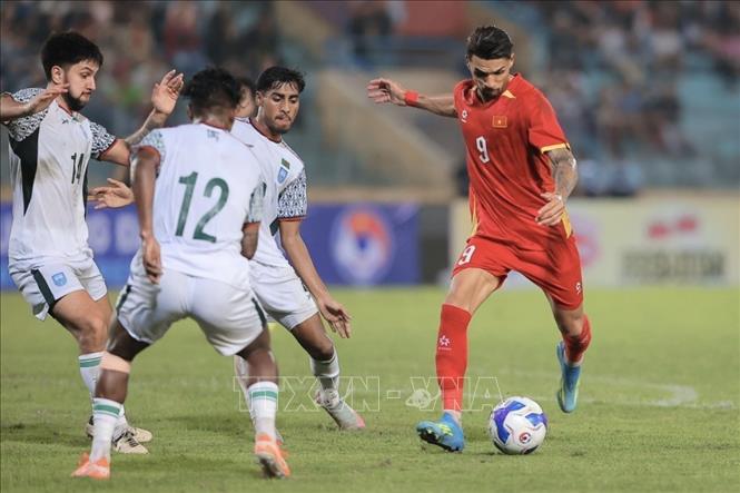 Hoàng Hên có trận đấu đầu tiên trong màu áo đội tuyển Việt Nam. Ảnh: Minh Quyết - TTXVN