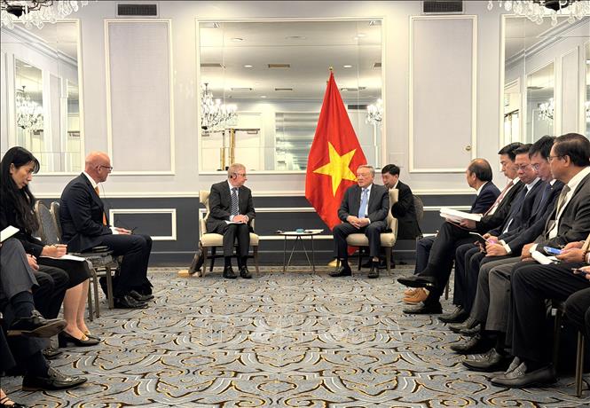 Phó Thủ tướng Thường trực Nguyễn Hòa Bình làm việc với Công ty Protiviti (trực thuộc Tập đoàn Robert Half). Ảnh: Ngọc Quang - PV TTXVN tại Hoa Kỳ