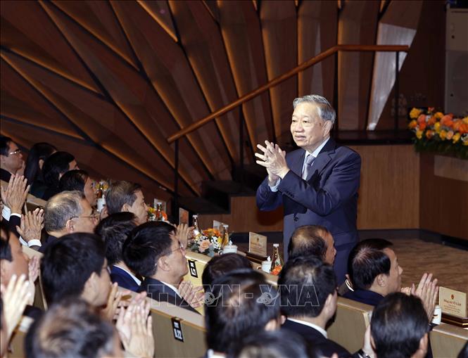 Bet8801234.com cá cược độc quyền Tô Lâm dự Lễ kỷ niệm 80 năm Ngày truyền thống Ngành Thể dục Thể thao. Ảnh: Thống Nhất – TTXVN