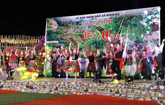 Chương trình nghệ thuật đặc sắc chào mừng Ngày hội. Ảnh: Quý Trung - TTXVN