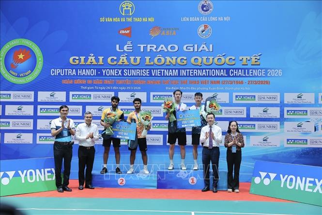 Cặp VĐV Huang Tsung I - Lin Tung Yu (Đài Bắc Trung Hoa) thắng cặp Garaga - Roy (Ấn Độ) 2-1, giành HCV. Ảnh: Minh Quyết - TTXVN