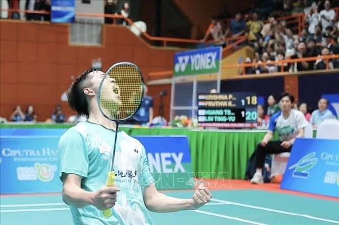 Cặp VĐV Huang Tsung I - Lin Tung Yu (Đài Bắc Trung Hoa) thắng cặp Garaga - Roy (Ấn Độ) 2-1, giành HCV. Ảnh: Minh Quyết - TTXVN