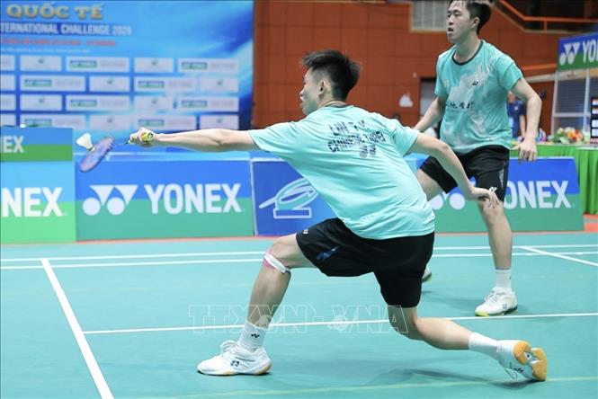 Cặp VĐV Huang Tsung I - Lin Tung Yu (Đài Bắc Trung Hoa) thắng cặp Garaga - Roy (Ấn Độ) 2-1, giành HCV. Ảnh: Minh Quyết - TTXVN