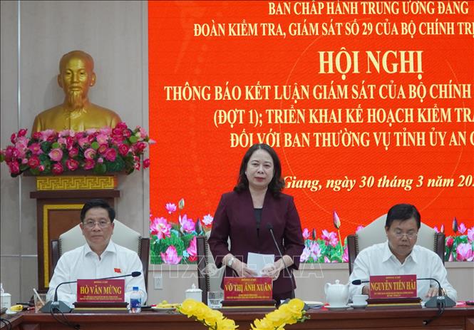 Bí thư Trung ương Đảng, Phó Chủ tịch nước Võ Thị Ánh Xuân, Trưởng Đoàn Kiểm tra, giám sát số 29 của Bộ Bett88 cá cược trực tuyến, Ban Bí thư phát biểu kết luận. Ảnh: Văn Sĩ - TTXVN                         