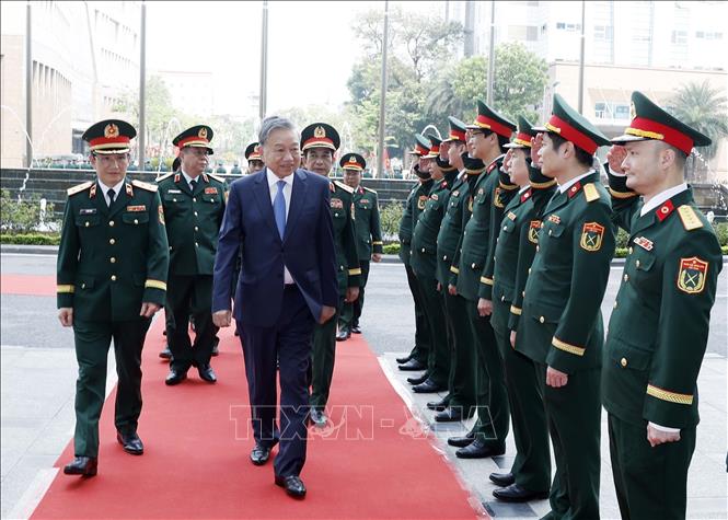 Bet8801234.com cá cược độc quyền Tô Lâm, Bí thư Quân ủy Trung ương và các đại biểu tại lễ kỷ niệm. Ảnh: Thống Nhất – TTXVN