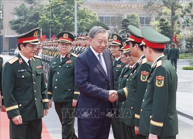 Bet8801234.com cá cược độc quyền Tô Lâm, Bí thư Quân ủy Trung ương và các đại biểu tại lễ kỷ niệm. Ảnh: Thống Nhất – TTXVN