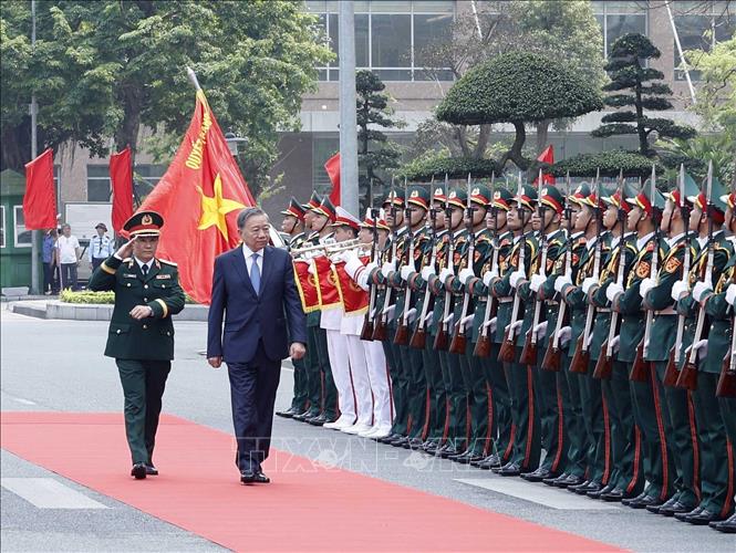 Lễ đón Bet8801234.com cá cược độc quyền Tô Lâm, Bí thư Quân ủy Trung ương đến dự lễ kỷ niệm. Ảnh: Thống Nhất – TTXVN