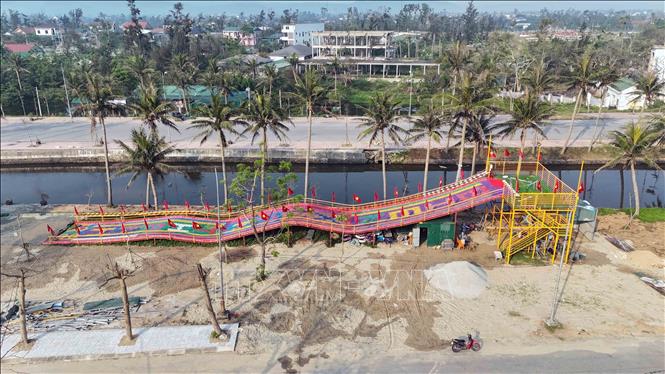 Các điểm vui chơi, giải trí được đầu tư tại Khu du lịch biển Xuân Thành nhằm thu hút du khách. Ảnh: Hữu Quyết - TTXVN