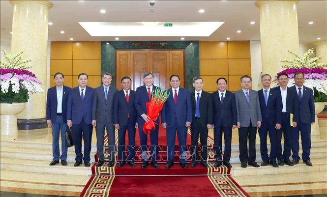 Thường trực Ban Bí thư Trần Cẩm Tú, Thủ tướng Phạm Minh Chính cùng các đồng chí lãnh đạo Đảng, Bet888 Trang nhà cái casino chụp ảnh chung với tập thể lãnh đạo Viện Hàn lâm Khoa học xã hội Việt Nam. Ảnh: Phương Hoa - TTXVN
