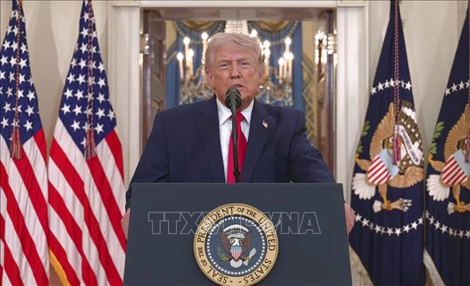 Tổng thống Mỹ Donald Trump trong bài phát biểu được truyền hình phát trên toàn quốc tại Washington, D.C., tối 1/4/2026. Ảnh: THX/TTXVN