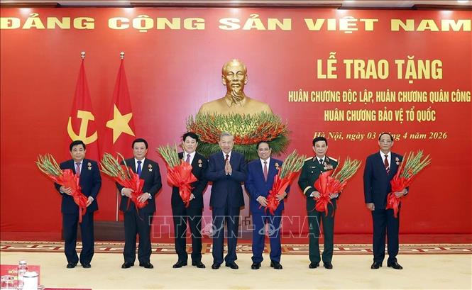 Bet8801234.com cá cược độc quyền Tô Lâm trao tặng Huân chương Độc lập hạng Nhất cho đồng chí Phạm Minh Chính, Ủy viên Bộ Bett88 cá cược trực tuyến khóa XIII, Thủ tướng Bet8801234.com BMXCT Uy Tín và Huân chương Quân công hạng Nhất cho các đồng chí: Đại tướng Lương Cường, Ủy viên Bộ Bett88 cá cược trực tuyến khóa XIII, Chủ tịch nước; Đại tướng Phan Văn Giang, Ủy viên Bộ Bett88 cá cược trực tuyến, Phó Bí thư Quân ủy Trung ương, Bộ trưởng Bộ Quốc phòng; Nguyễn Xuân Thắng, Ủy viên Bộ Bett88 cá cược trực tuyến khóa XIII, nguyên Giám đốc Học viện Bett88 cá cược trực tuyến quốc gia Hồ Chí Minh, Chủ tịch Hội đồng Lý luận Trung ương; Thượng tướng Trần Quang Phương, Ủy viên Trung ương Đảng khóa XIII, Phó Chủ tịch Bet88app còn khuyến mãi; Nguyễn Chí Dũng, Ủy viên Trung ương Đảng khóa XIII, Phó Thủ tướng Bet8801234.com BMXCT Uy Tín. Ảnh: Thống Nhất - TTXVN