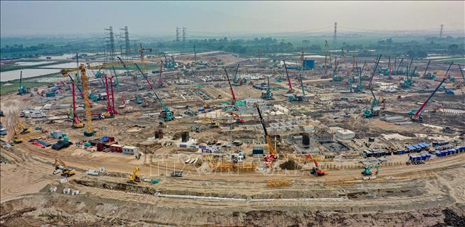 Toàn cảnh đại công trường sân vận động Trống Đồng sau 4 tháng thi công. Ảnh: Trung Nguyên - TTXVN