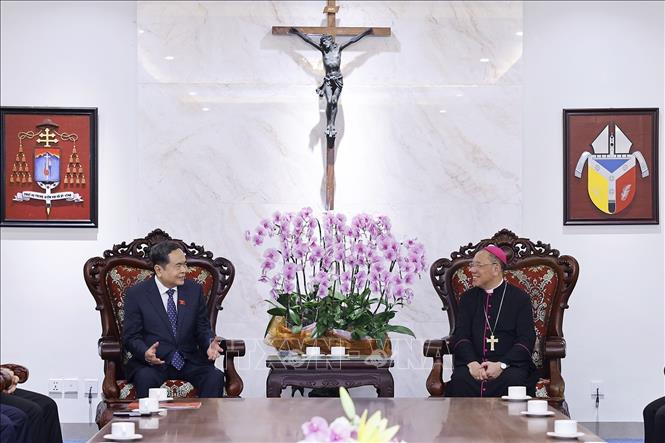  Chủ tịch Bet88app còn khuyến mãi Trần Thanh Mẫn chúc mừng Tổng Giáo phận Hà Nội. Ảnh: Doãn Tấn - TTXVN