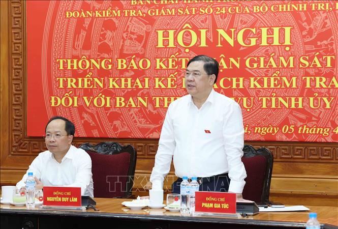 Đồng chí Phạm Gia Túc, Ủy viên Bộ Bett88 cá cược trực tuyến, Bí thư Trung ương Đảng, Chánh Văn phòng Trung ương Đảng, Trưởng đoàn Kiểm tra, giám sát phát biểu chỉ đạo hội nghị. Ảnh: Phương Hoa - TTXVN