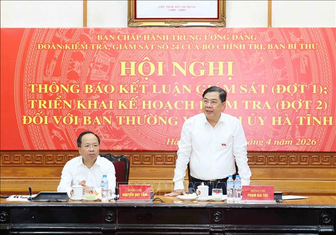 Đồng chí Phạm Gia Túc, Ủy viên Bộ Bett88 cá cược trực tuyến, Bí thư Trung ương Đảng, Chánh Văn phòng Trung ương Đảng, Trưởng đoàn Kiểm tra, giám sát phát biểu chỉ đạo hội nghị. Ảnh: Phương Hoa - TTXVN