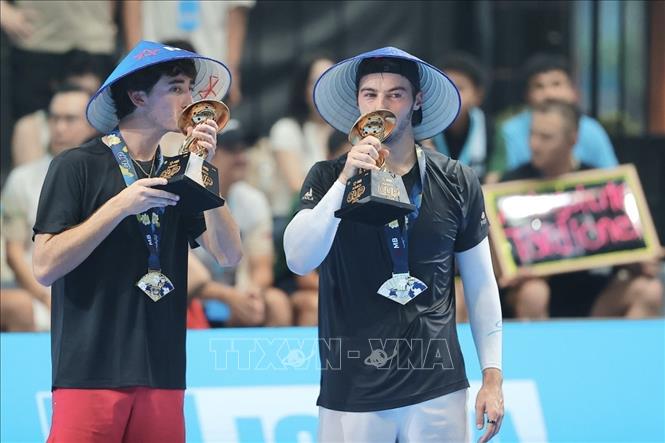 Trong khi nội dung đôi nam gọi tên bộ đôi Ben Johns và Tardio. Ảnh: Minh Quyết - TTXVN