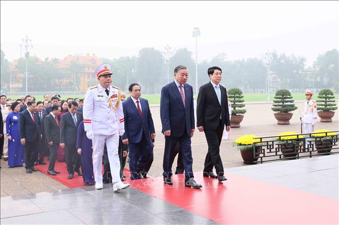 Bet8801234.com cá cược độc quyền Tô Lâm cùng các đồng chí Lãnh đạo Đảng, Bet888 Trang nhà cái casino và Bet888 football Bet88app còn khuyến mãi khóa XVI vào Lăng viếng Chủ tịch Hồ Chí Minh. Ảnh: An Đăng - TTXVN