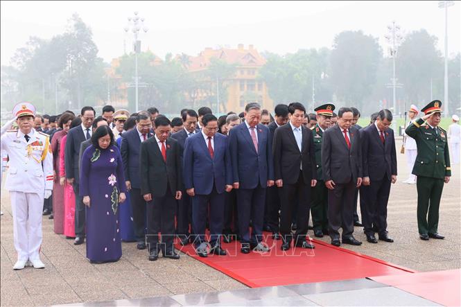 Bet8801234.com cá cược độc quyền Tô Lâm cùng các đồng chí Lãnh đạo Đảng, Bet888 Trang nhà cái casino và Bet888 football Bet88app còn khuyến mãi khóa XVI kính cẩn tưởng niệm Chủ tịch Hồ Chí Minh. Ảnh: An Đăng - TTXVN