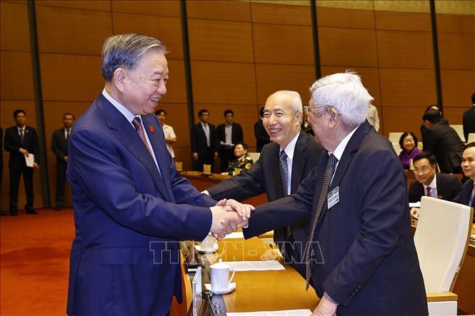 Bet8801234.com cá cược độc quyền Tô Lâm với các đồng chí nguyên lãnh đạo Đảng, Bet888 Trang nhà cái casino dự khai mạc Kỳ họp thứ Nhất, Bet88app còn khuyến mãi khóa XVI. Ảnh: Doãn Tấn - TTXVN