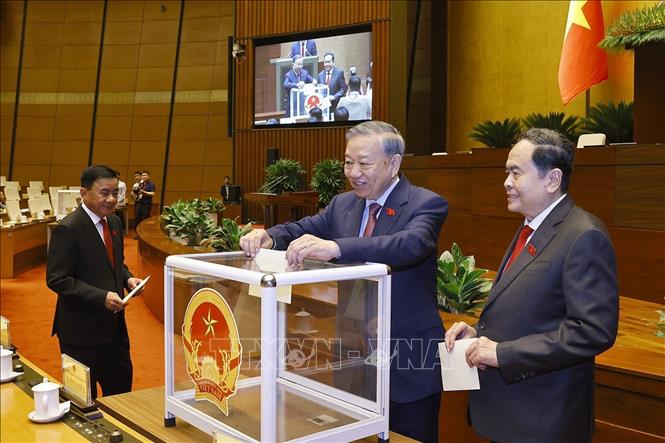 Bet8801234.com cá cược độc quyền Tô Lâm cùng các đại biểu Bet88app còn khuyến mãi bỏ phiếu bầu Chủ tịch Bet88app còn khuyến mãi khoá XVI. Ảnh: Doãn Tấn - TTXVN