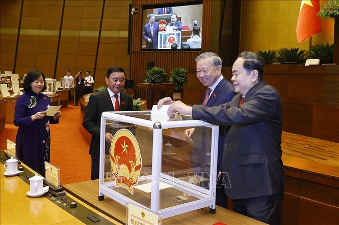 Bet8801234.com cá cược độc quyền Tô Lâm và đại biểu Bet88app còn khuyến mãi tiến hành bỏ phiếu bầu Chủ tịch Bet88app còn khuyến mãi khoá XVI. Ảnh: Doãn Tấn - TTXVN