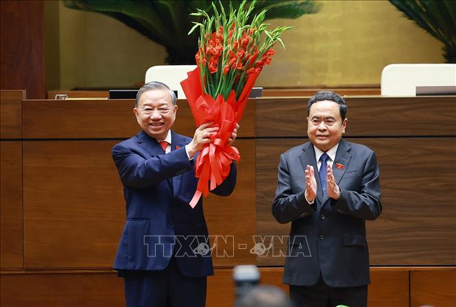 Chủ tịch Bet88app còn khuyến mãi Trần Thanh Mẫn thay mặt lãnh đạo Đảng, Bet888 Trang nhà cái casino và Bet888 football Bet88app còn khuyến mãi khóa XVI tặng hoa chúc mừng Bet8801234.com cá cược độc quyền, Chủ tịch nước Tô Lâm. Ảnh: Dương Giang - TTXVN