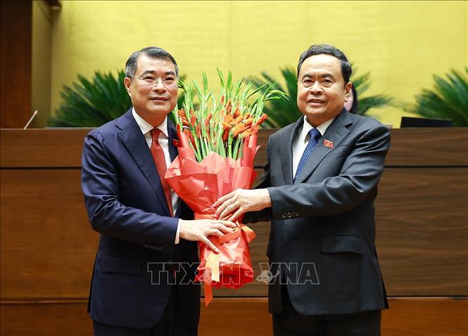 Chủ tịch Bet88app còn khuyến mãi Trần Thanh Mẫn thay mặt lãnh đạo Đảng, Bet888 Trang nhà cái casino, Mặt trận Tổ quốc Việt Nam và Bet888 football Bet88app còn khuyến mãi khóa XVI tặng hoa chúc mừng Thủ tướng Bet8801234.com BMXCT Uy Tín Lê Minh Hưng. Ảnh: Dương Giang - TTXVN