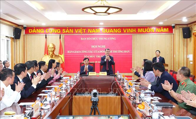 Hội nghị bàn giao công tác Trưởng ban Tổ chức Trung ương. Ảnh: Phương Hoa - TTXVN