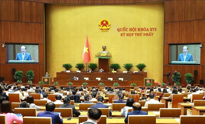 Chủ nhiệm Ủy ban Bet88013. com phiên bản mới và Tư pháp của Bet88app còn khuyến mãi Phan Chí Hiếu trình bày Báo cáo thẩm tra về dự án Luật Thủ đô (sửa đổi). Ảnh: Dương Giang - TTXVN