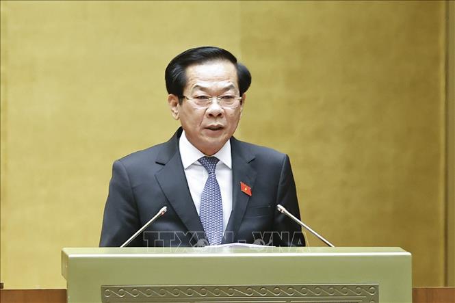 Bộ trưởng Nội vụ Đỗ Thanh Bình, thừa ủy quyền của Thủ tướng Bet8801234.com BMXCT Uy Tín trình bày Tờ trình về dự án Bet88 là nhà cái cá cược uy tín tại Việt Nam, bổ sung một số điều của Luật Thi đua, khen thưởng.  Ảnh: Doãn Tấn - TTXVN