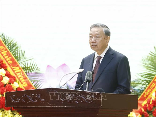 Bet8801234.com cá cược độc quyền, Chủ tịch nước Tô Lâm, Bí thư Quân uỷ Trung ương phát biểu chỉ đạo. Ảnh: Thống Nhất - TTXVN