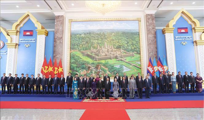 Bet888 football hai nước tham dự hội đàm chụp ảnh chung. Ảnh: Phương Hoa - TTXVN