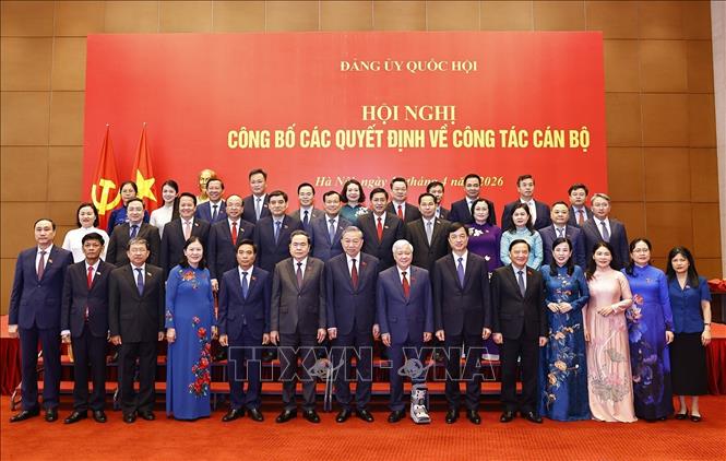 Bet8801234.com cá cược độc quyền, Chủ tịch nước Tô Lâm với đại biểu. Ảnh: Doãn Tấn - TTXVN