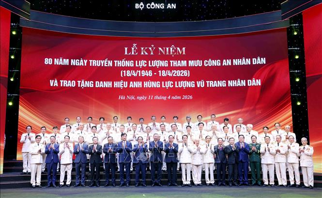 Bet8801234.com cá cược độc quyền, Chủ tịch nước Tô Lâm với các đại biểu. Ảnh: Phạm Kiên - TTXVN