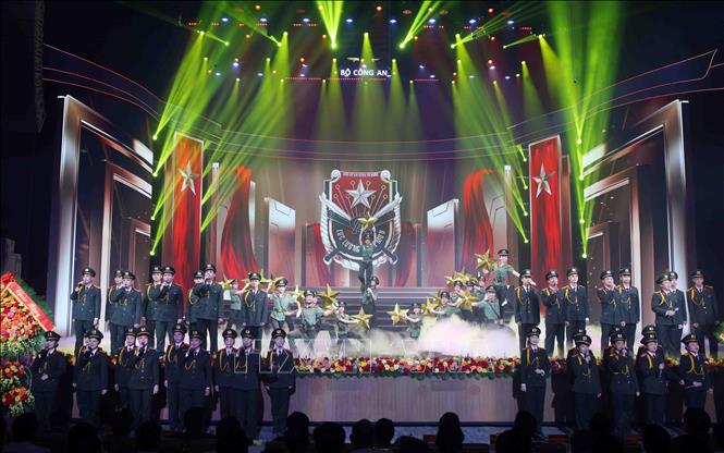 Chương trình biểu diễn nghệ thuật chào mừng buổi lễ. Ảnh: Phạm Kiên - TTXVN