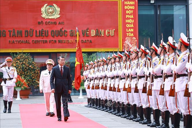 Thủ tướng Lê Minh Hưng dự Lễ kỷ niệm 80 năm Ngày truyền thống lực lượng Cảnh sát Quản lý hành chính về trật tự xã hội. Ảnh: Dương Giang-TTXVN 