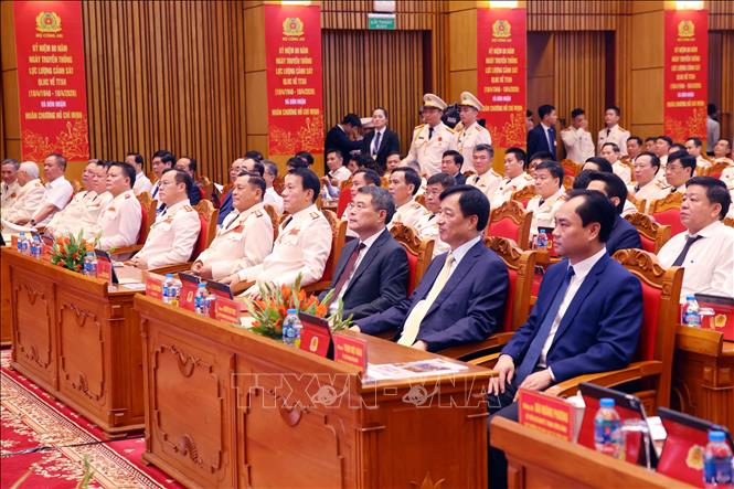 Thủ tướng Lê Minh Hưng và các đại biểu tham dự buổi lễ. Ảnh: Phạm Kiên - TTXVN