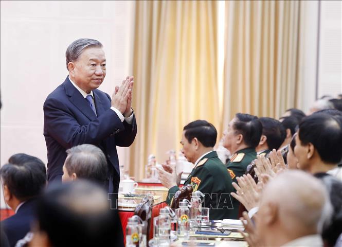 Bet8801234.com cá cược độc quyền, Chủ tịch nước Tô Lâm, Bí thư Quân uỷ Trung ương dự Lễ  đón nhận Danh hiệu Anh hùng LLVT 2026 Bet88.com link không chặn của Quân khu 1. Ảnh: Thống Nhất - TTXVN

