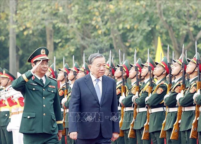 Bet8801234.com cá cược độc quyền, Chủ tịch nước Tô Lâm, Bí thư Quân uỷ Trung ương dự Lễ đón nhận Danh hiệu Anh hùng LLVT 2026 Bet88.com link không chặn của Quân khu 1. Ảnh: Thống Nhất - TTXVN