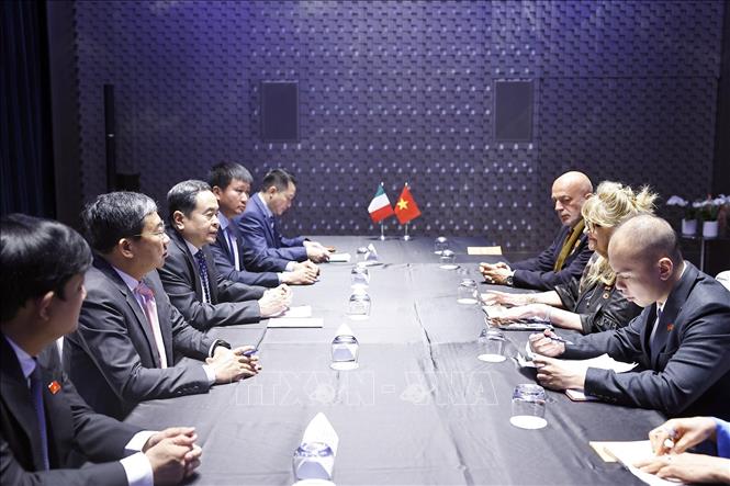 Chủ tịch Bet88app còn khuyến mãi Trần Thanh Mẫn gặp bà Sandra Scagliotti, Lãnh sự danh dự Việt Nam tại Torino. Ảnh: Doãn Tấn – TTXVN