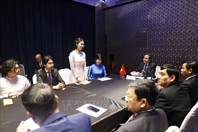 Chủ tịch Hội Sinh viên Việt Nam tại Italy Vũ Thị Bích Diệp phát biểu. Ảnh: Doãn Tấn – TTXVN