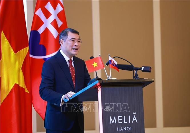 Thủ tướng Lê Minh Hưng phát biểu tại Diễn đàn doanh nghiệp Slovakia – Việt Nam năm 2026. Ảnh: Dương Giang - TTXVN 